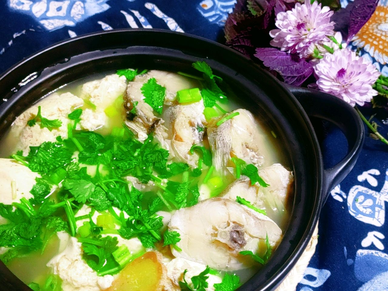 清炖鳕鱼豆腐汤的做法